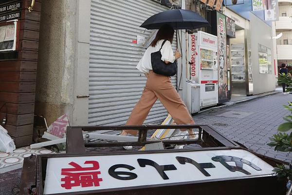 刘伯温一肖一码来中特凤凰网，烟台火车站推出便民热线服务电话，助力旅客顺畅出行